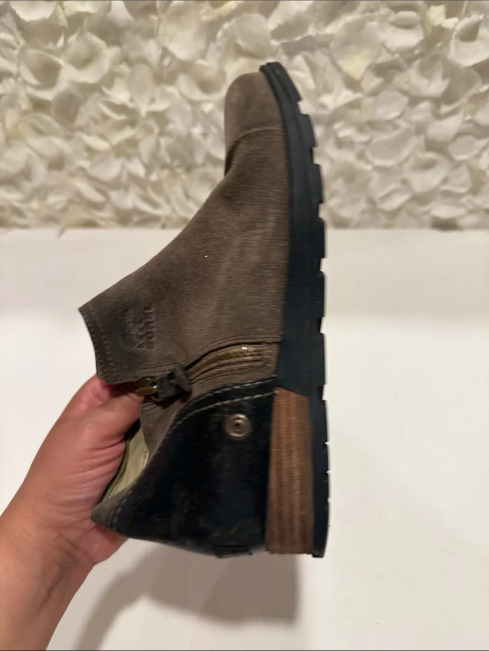 Sorel Men's Taupe Suede Chukka Boots